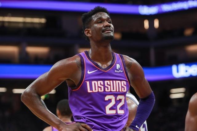 最强阵容!詹库杜恩末节合砍29分 美国13分逆转