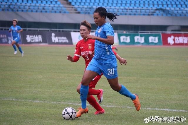 降维打击！克拉克森单节狂砍24分打懵中国男篮